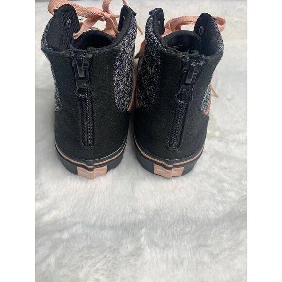 Vans high tops 5.5 pink and black with zipper back - Picture 2 of 8